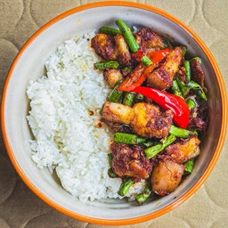 สามชั้นผัดพริกแกงราดข้าว