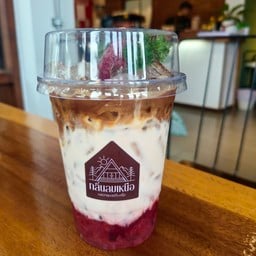 กาเเฟนมสดสตอเบอรี่