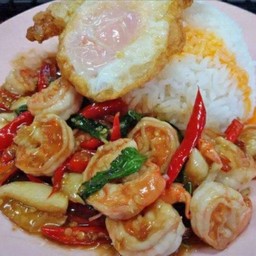 ข้าวกะเพรากุ้ง