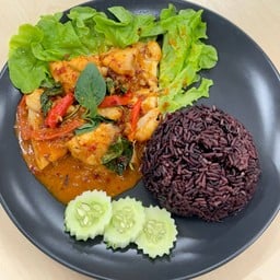 ข้าวสเต็กปลาผัดพริกเผา