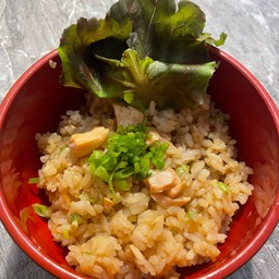 ข้าวผัดแซลม่อน