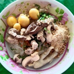 เจ้แมวเจ้าเก่า ก๋วยเตี๋ยว2