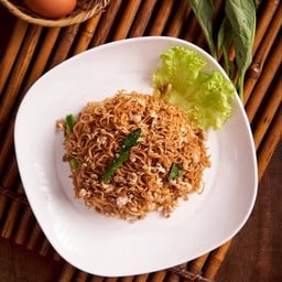 ผัดมาม่า.