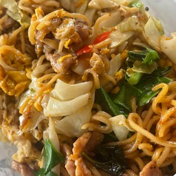 ผัดมาม่า