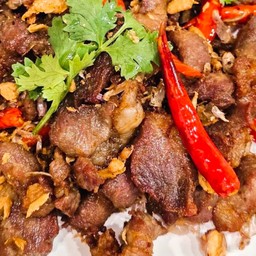 ข้าวหมูทอดพริกสด