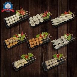 ลูกชิ้นรวม 10 ไม้ ฟรี! 1 ไม้ ยำฟรี!!