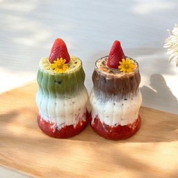 ลาเต้สตรอเบอรี่ (เย็น)