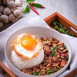 ข้าวหอมมะลิกะเพราหมูสับ (ไม่รวมไข่ดาว)