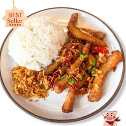 ข้าวสันนอกทอดน้ำปลาคั่วพริกกระเทียม