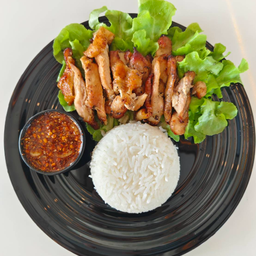ข้าวไก่ย่างน้ำจิ้มแจ่ว