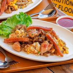 เตี๋ยวคั่วไก่ดั้งเดิม(ไก่นุ่มxหมึกกรอบ)