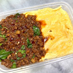 กะเพราเนื้อสับพริกแห้ง_ไข่ข้น