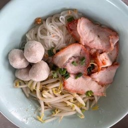 เส้นเล็กหมูแดง+ลูกชิ้น