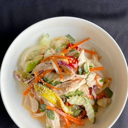 ยำไก่ฉีกเวียดนาม