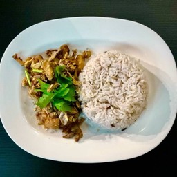 ไก่ทอดกระเทียมพริกไทย + ข้าวสวย| Chicken Stir-Fied w/garlic&pepper + Beautiful (Plain) Rice