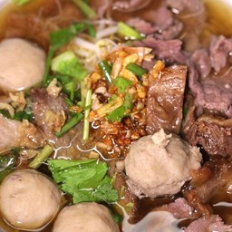 ก๋วยเตี๋ยวเนื้อน้ำใส (พิเศษ)