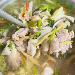 ต้มยำไก่ ชิ้น  น้ำใส