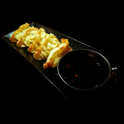 เกี๊ยวซ่าหมูทอด 5 ชิ้น