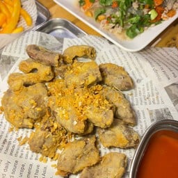 ไส้อ่อนทอดกระเทียม