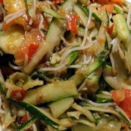 ตำแตงปูปลาร้าใส่ขนมจีน