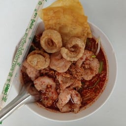 น้องน้ำก๋วยเตี๋ยวซอยบ้านสวย