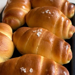 ฟลัฟฟี่ชิโอะปัง (บนนุ่มฐานฉ่ำเนย)