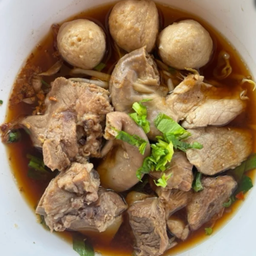 ก๋วยเตี๋ยว หมูตุ๋น