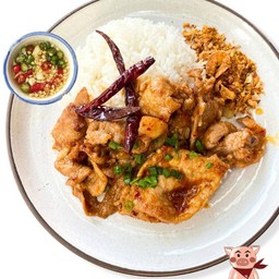 Signature ข้าวสันคอผัดซอสพริกเผาไข่เค็ม