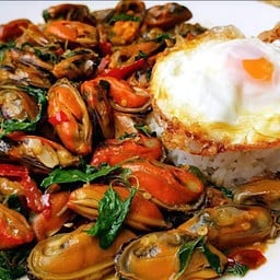 กระเพราหอยแมลงภู่(กับข้าว)