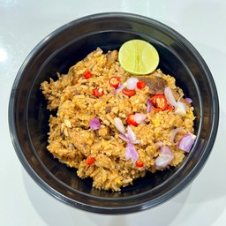 ข้าวผัดปลากระป๋อง (ผัดใส่ไข่)