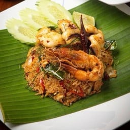 ข้าวผัดต้มยำรวมมิตร