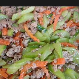 ผัดแตงกวาหมูสับ/หรือหมูชิ้น