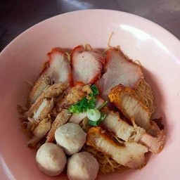 บะหมี่เกี๊ยวรวมทุกอย่าง