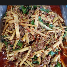 ผัดหมูสับใส่หน่อไม้