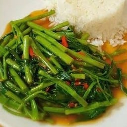 ข้าวผักบุ้งน้ำมันหอย