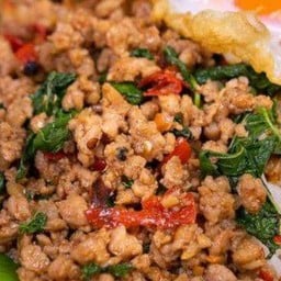 กะเพราหมูสับ (ราดข้าว)