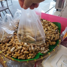 ถั่วลิสงต้ม