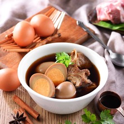 ไข่พะโล้กระดูกหมูอ่อน