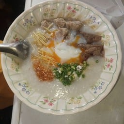 หมูปิ้ง ข้าวต้มโจ๊ก