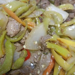 เครื่่องในไก่ผักพริกอ่อน/หรือไก่