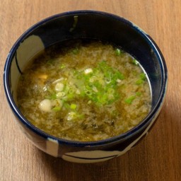 ซุปมิโซะกับสาหร่ายสีน้ำเงิน