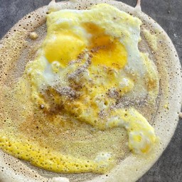 ยักษ์จิ๋วไข่คู่