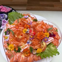 เค้กแซลมอนถาดหัวใจ 700กรัม + ไข่ปลา