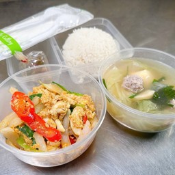 ข้าว+ปูผัดผงกะหรี่+แกงจืดเต้าหู้หมูสับ