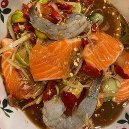 ส้มตำแซลมอน กุ้งสด ปลาร้า