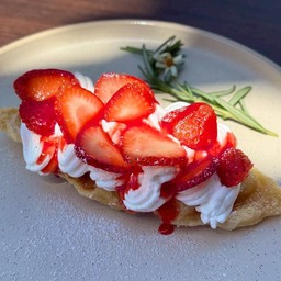 ครอฟเฟิล วิปครีม สตอเบอรี่สด