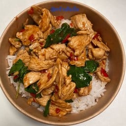 ข้าวกระเพราหมูนุ่ม