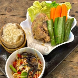 Set ไก่นึ่งสมุนไพรชุดเล็ก ,ส้มตำ,ข้าว
