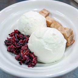 ไอติมกะทิข้าวเหนียวดำ+เผือก