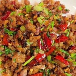 หมูสับคั่วพริกเกลือราดข้าว